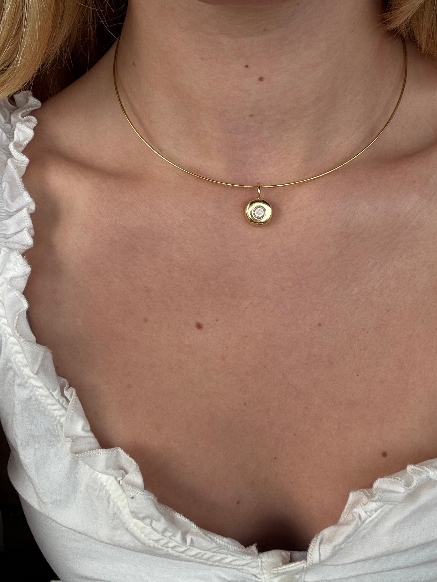 Round Bezel Choker