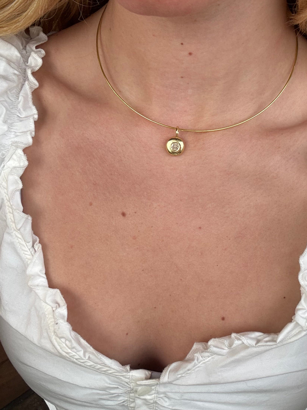 Round Bezel Choker